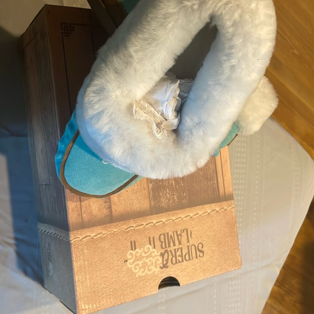 Mocassin size 6  teal shade brand new